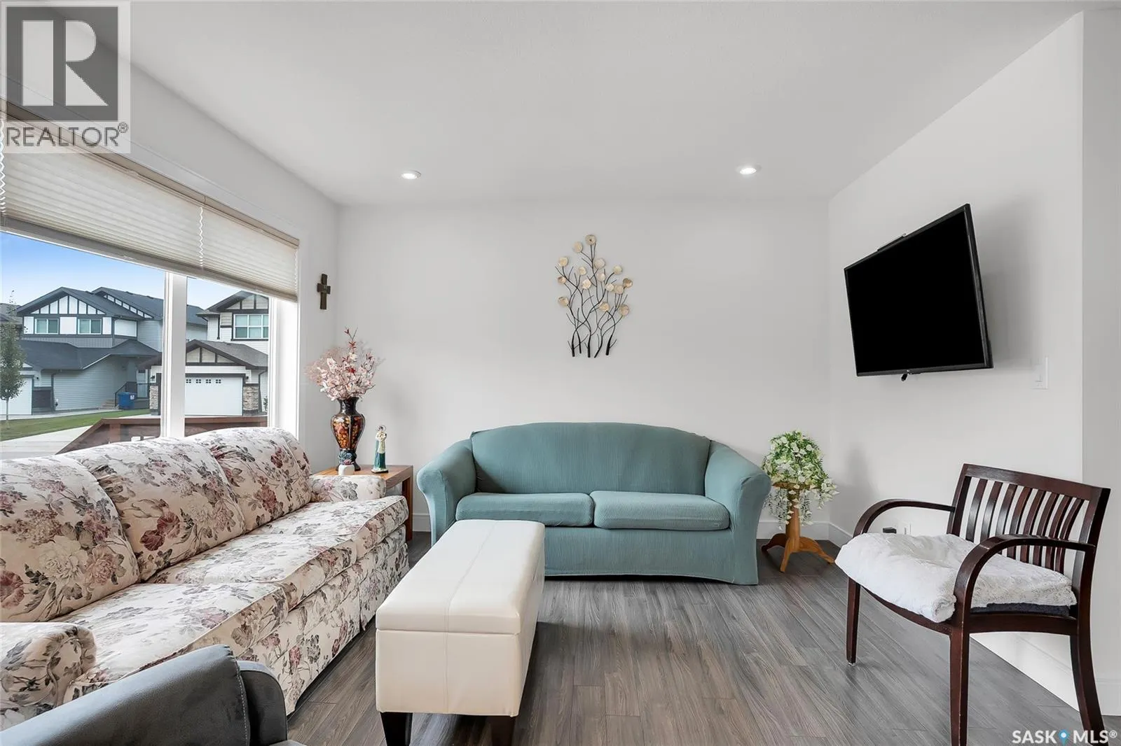 350 Hassard CLOSE