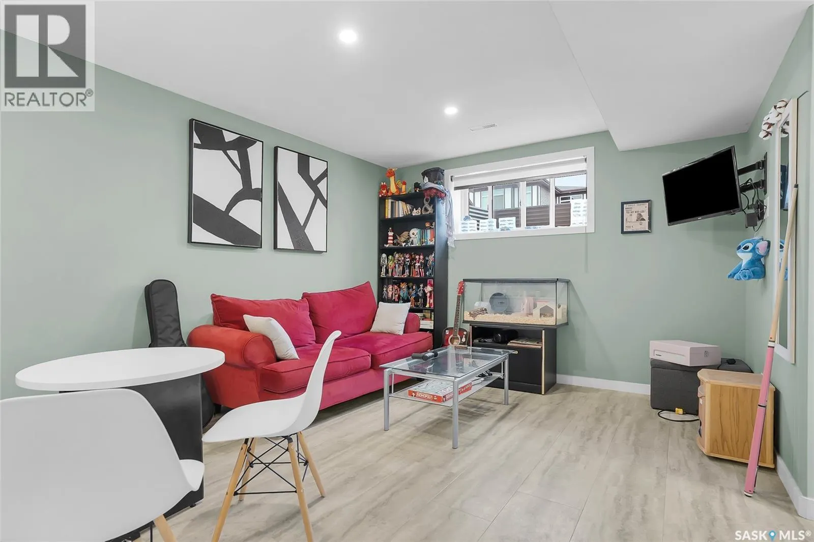 350 Hassard CLOSE
