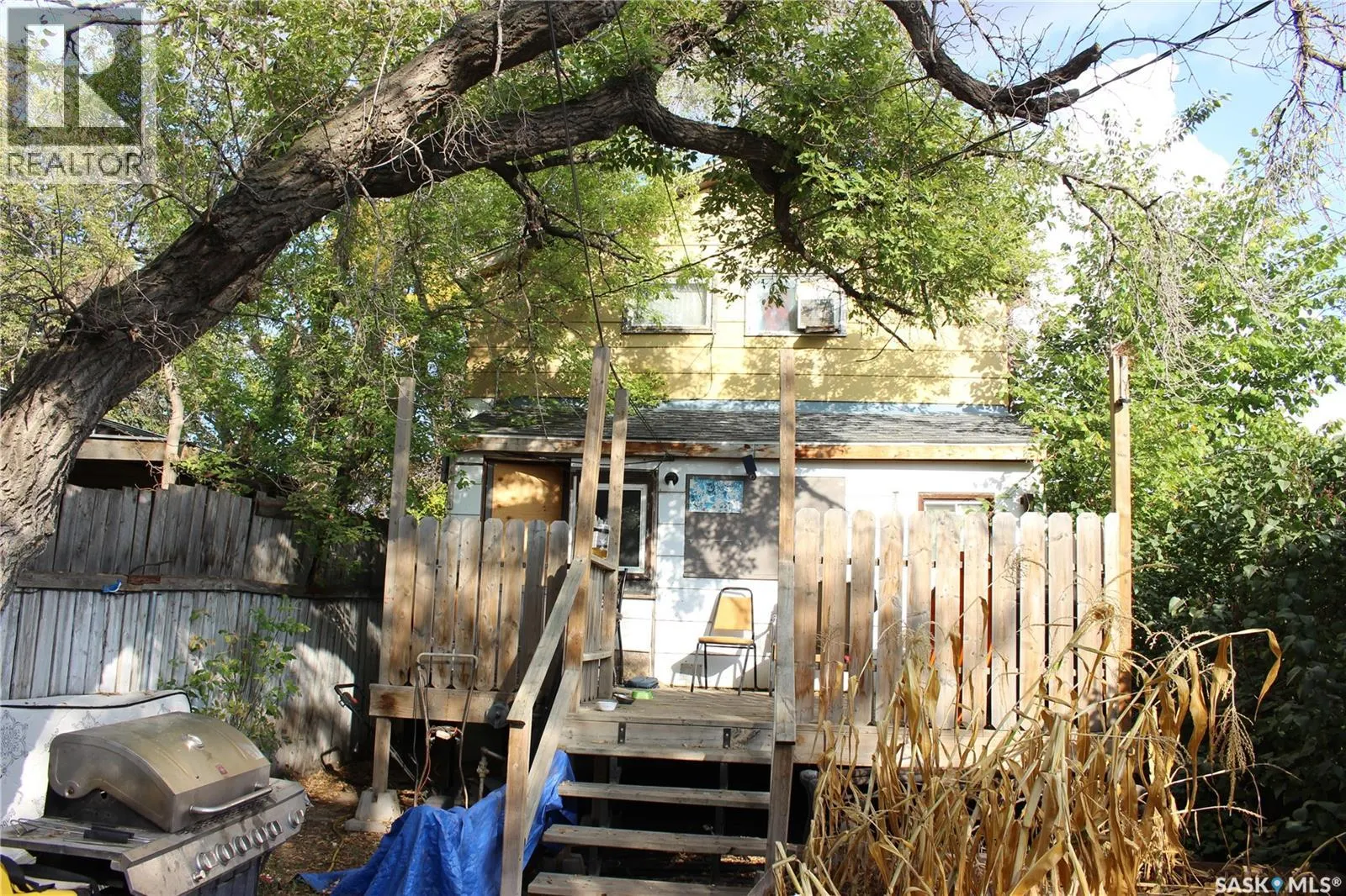 812 Cartier AVENUE