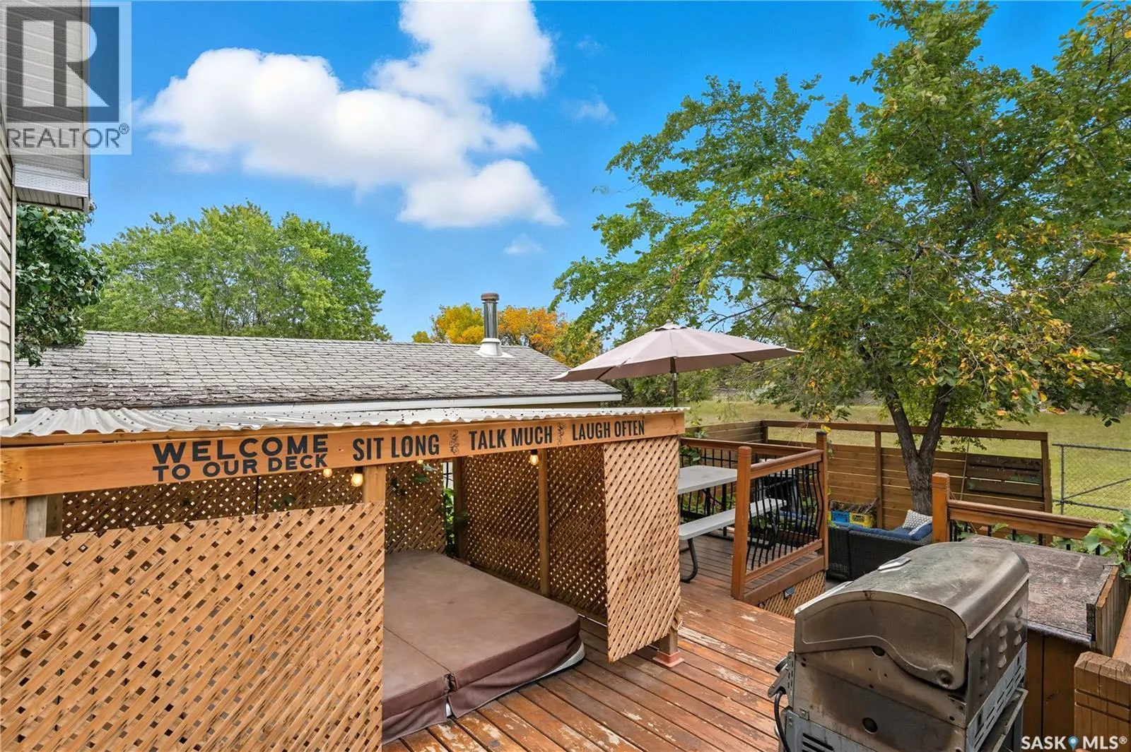 66 Lloyd CRESCENT
