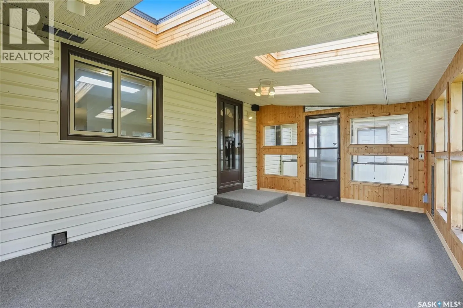 20 MacDermid CRESCENT