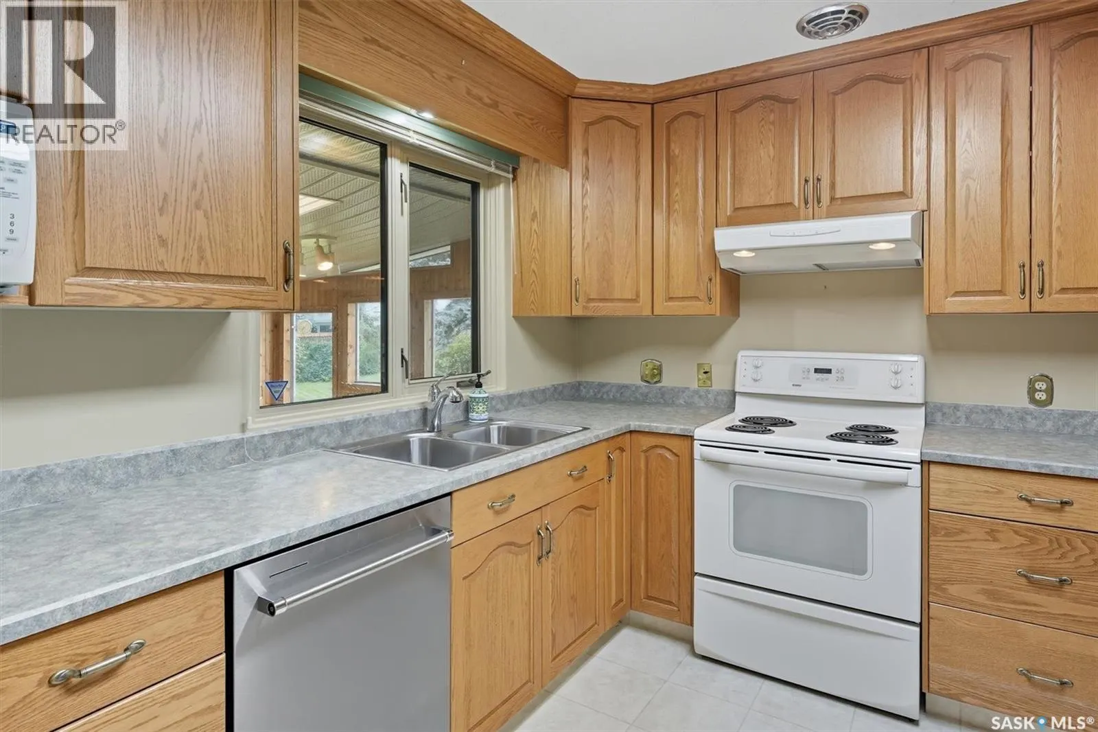 20 MacDermid CRESCENT