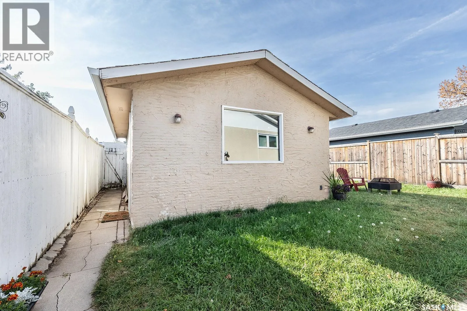 225 Cartier CRESCENT