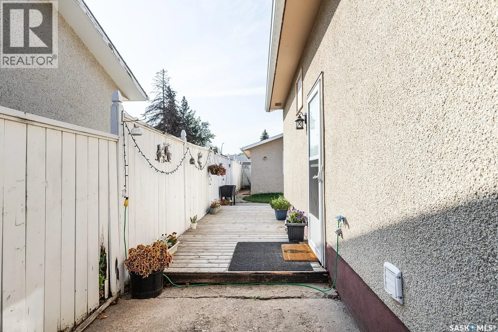 225 Cartier CRESCENT