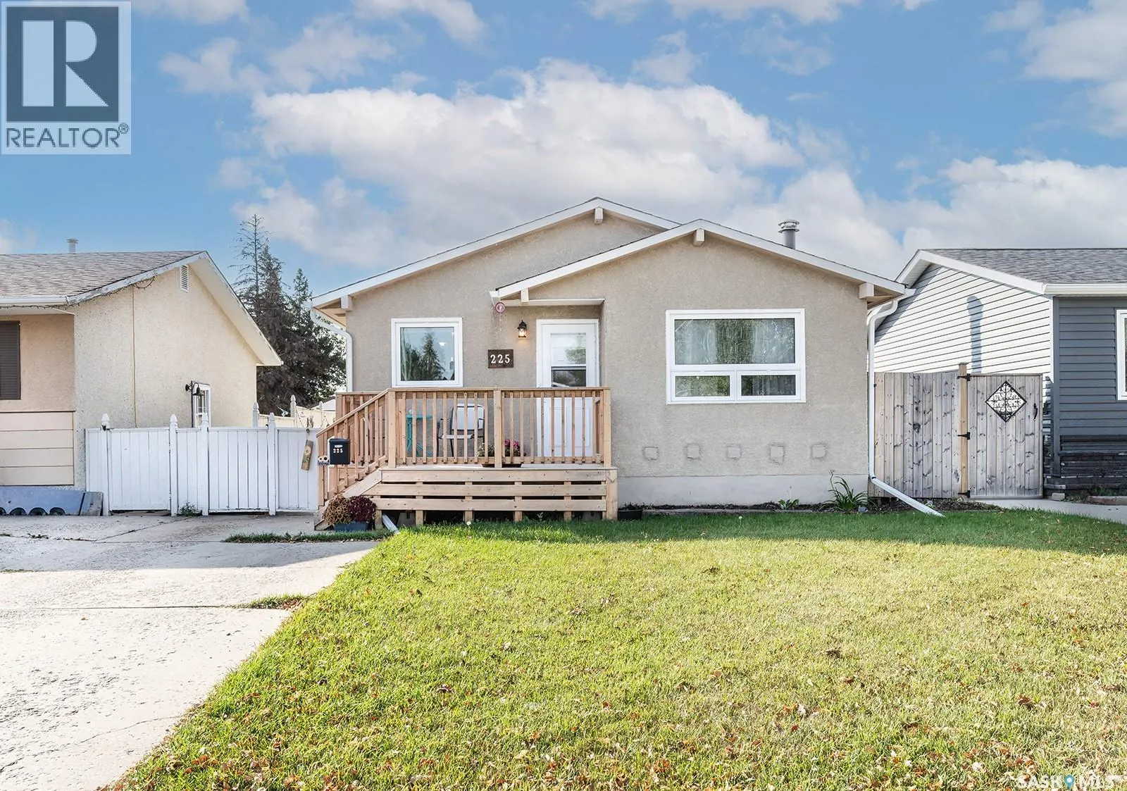 225 Cartier CRESCENT