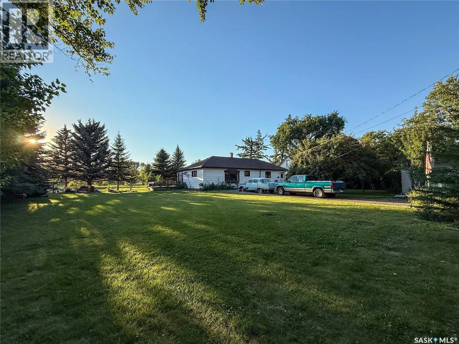 223 Riverside BOULEVARD