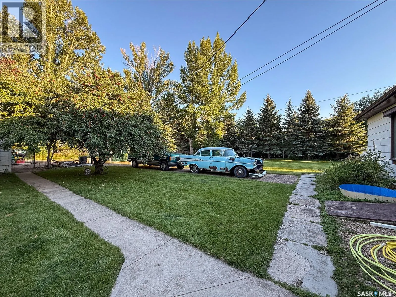 223 Riverside BOULEVARD