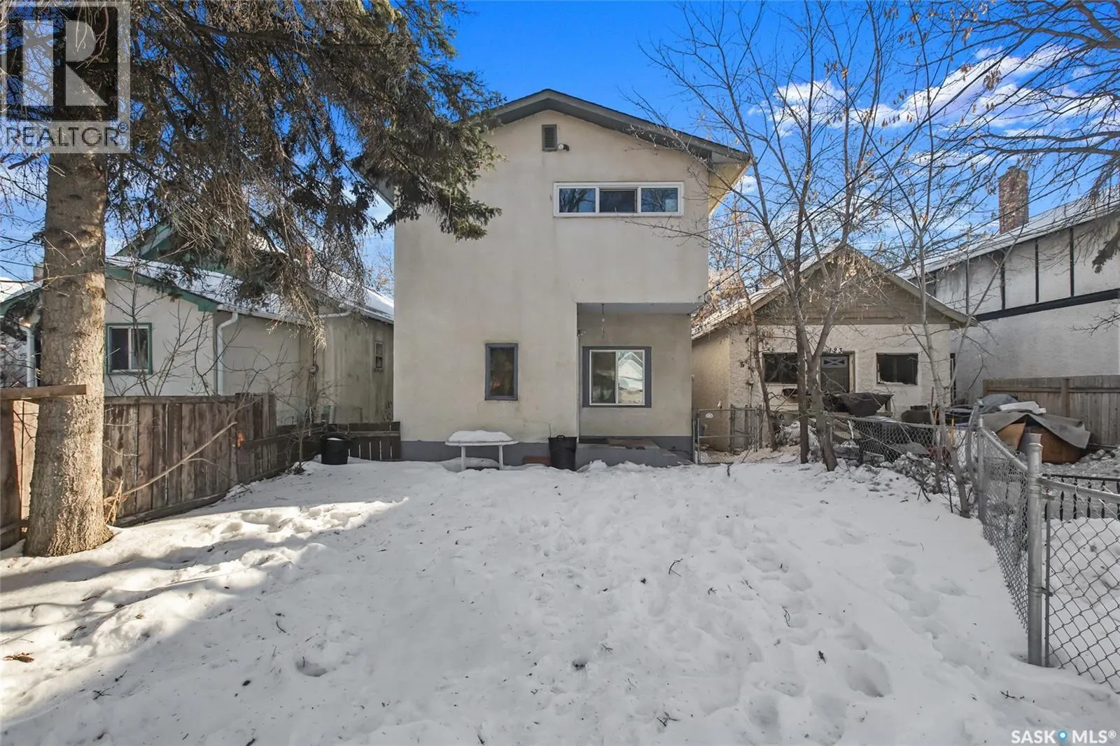 121 L AVENUE S