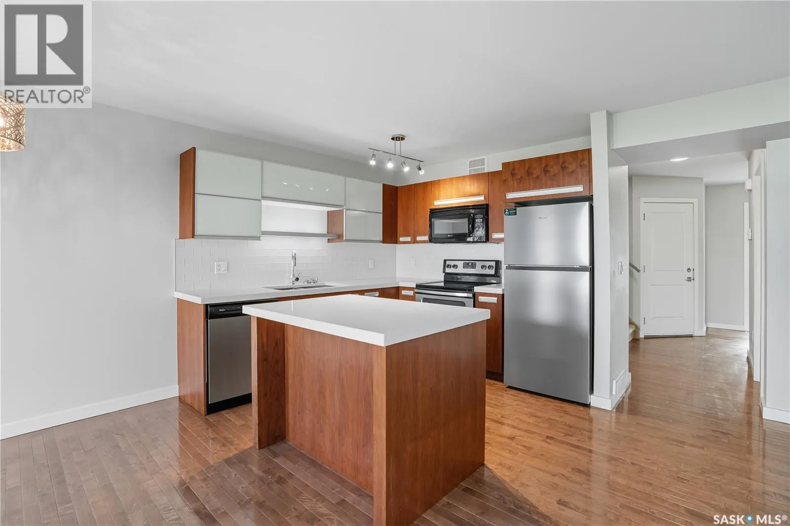 507 455 Rempel LANE