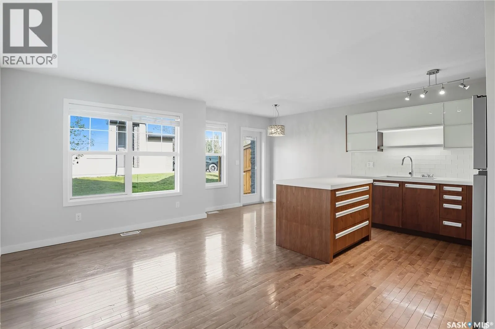 507 455 Rempel LANE