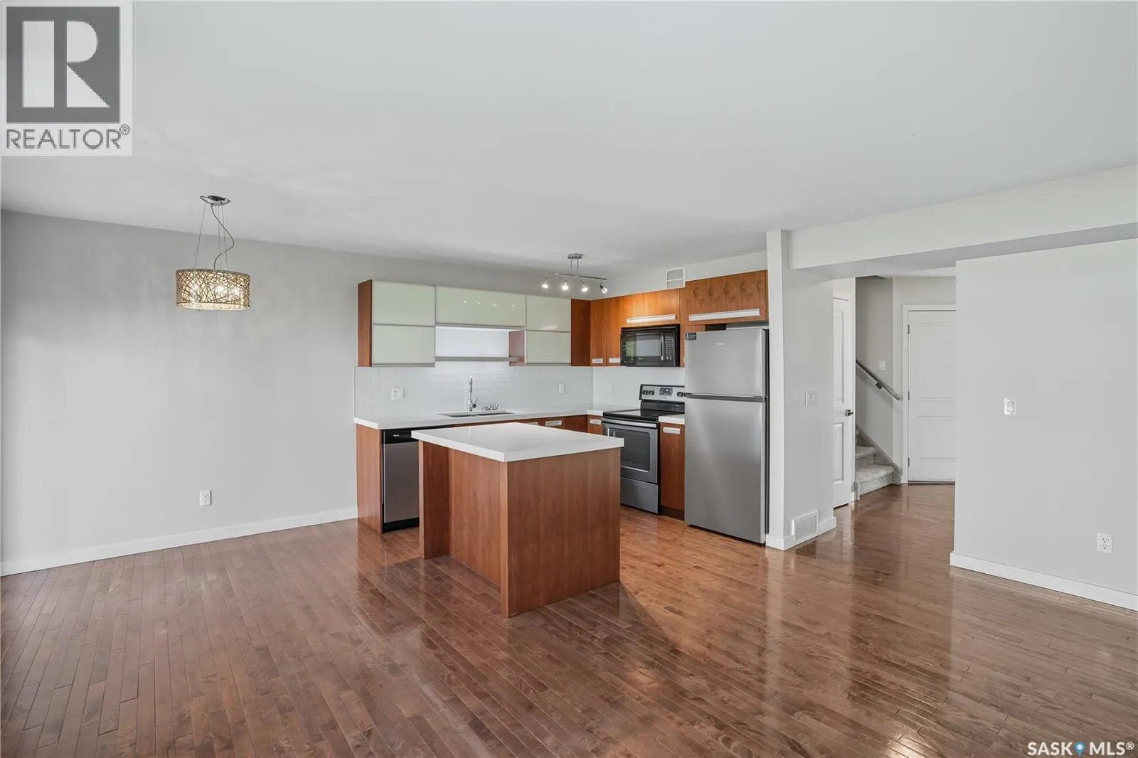 507 455 Rempel LANE