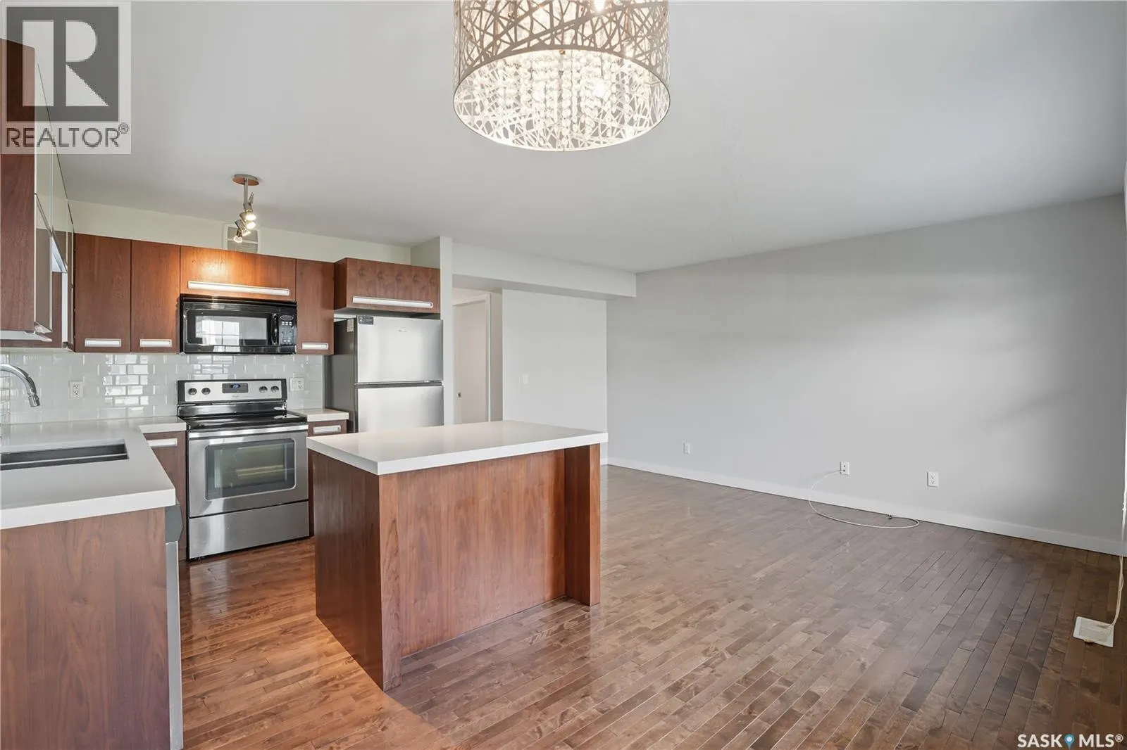507 455 Rempel LANE