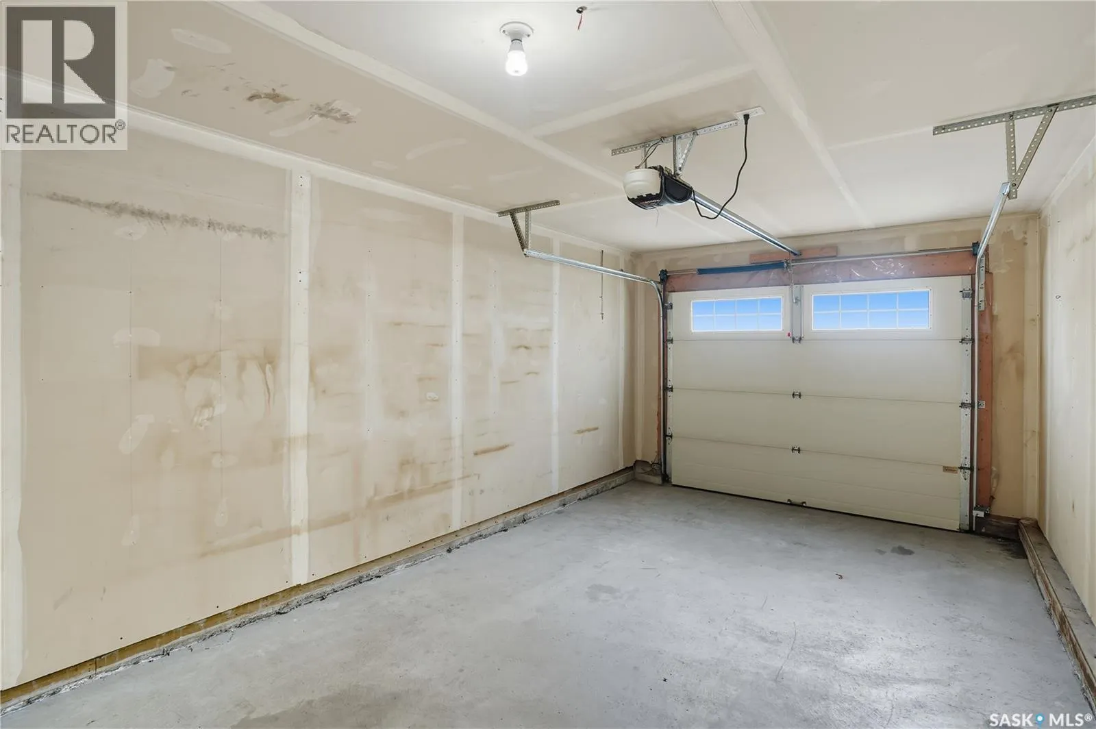 507 455 Rempel LANE