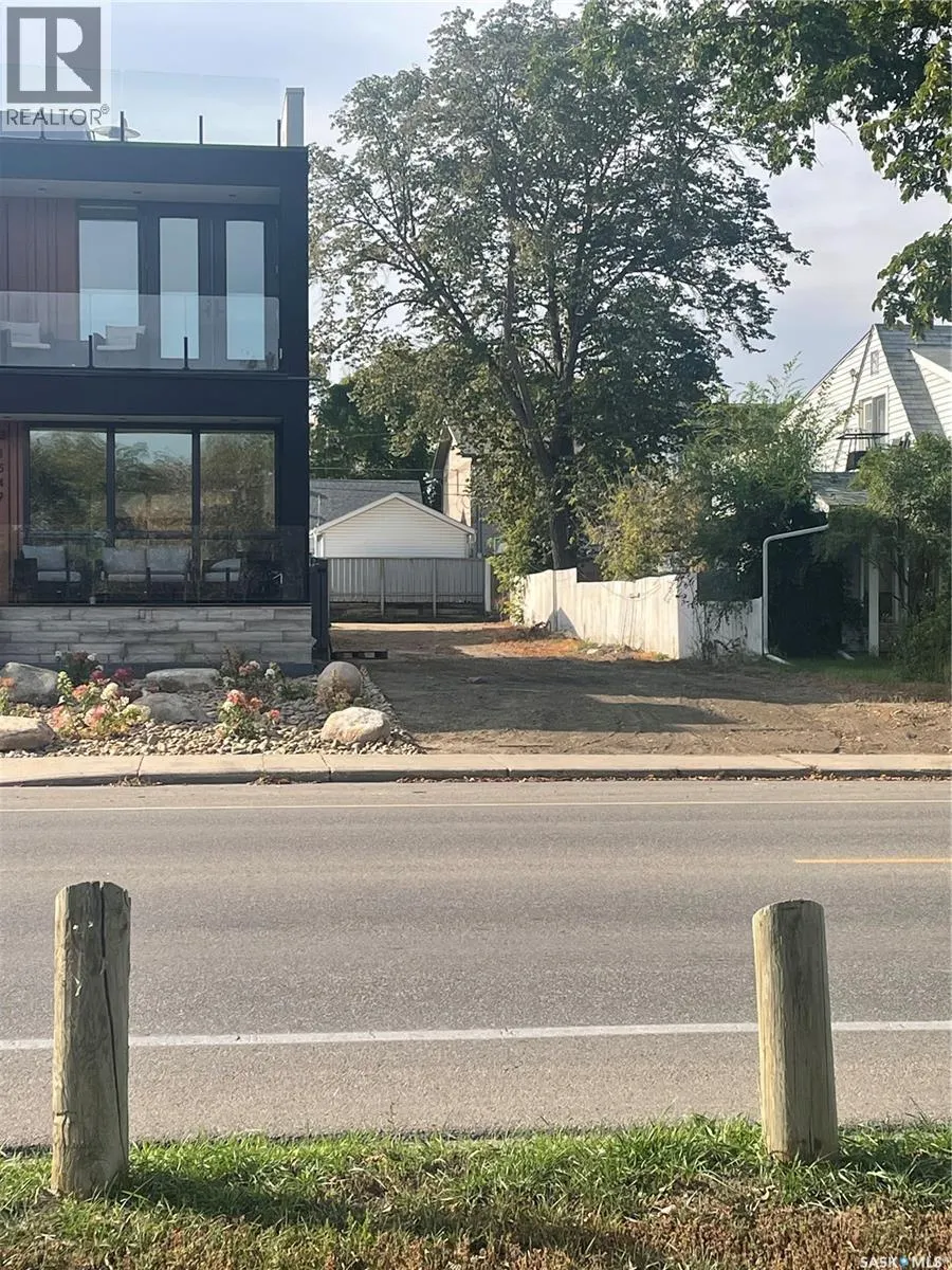 1551 Spadina CRESCENT E