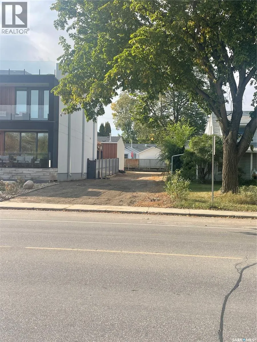 1551 Spadina CRESCENT E
