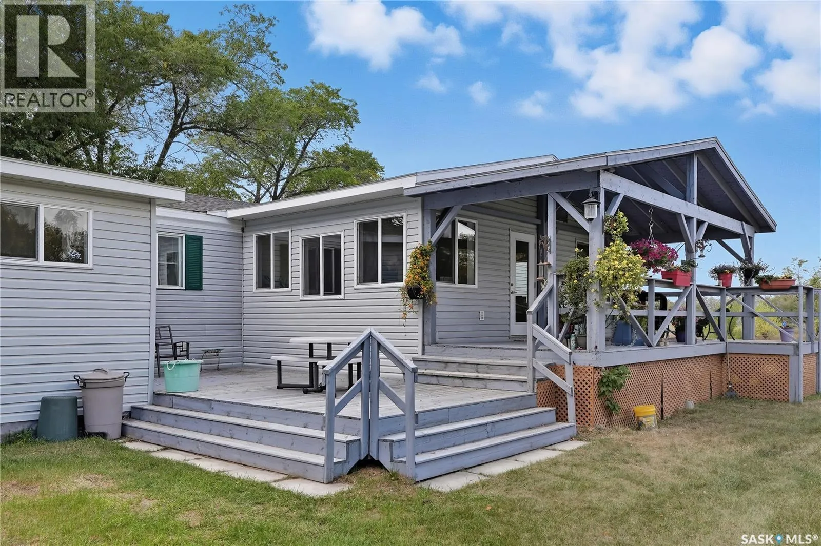Grandora Acreage