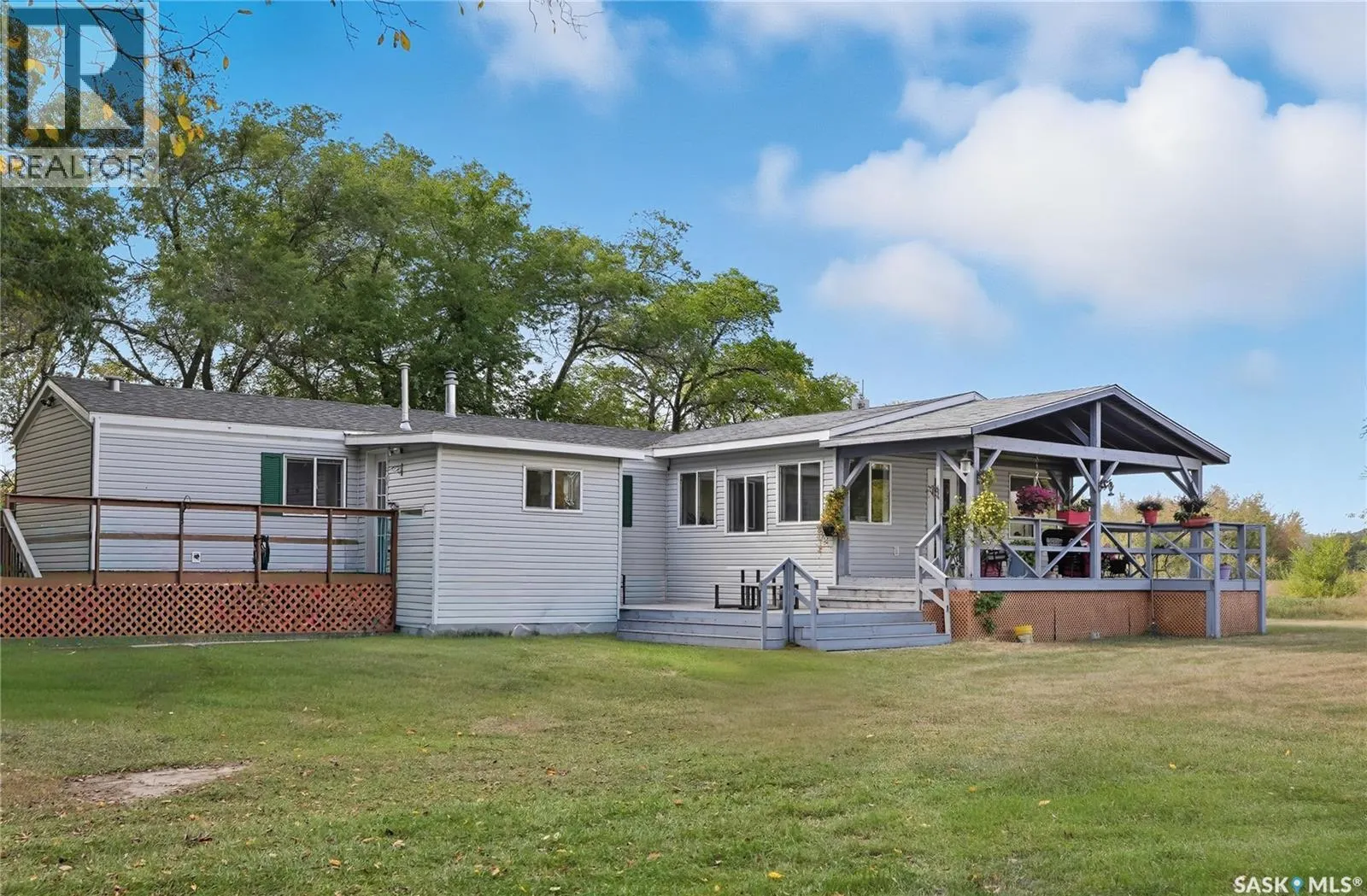Grandora Acreage