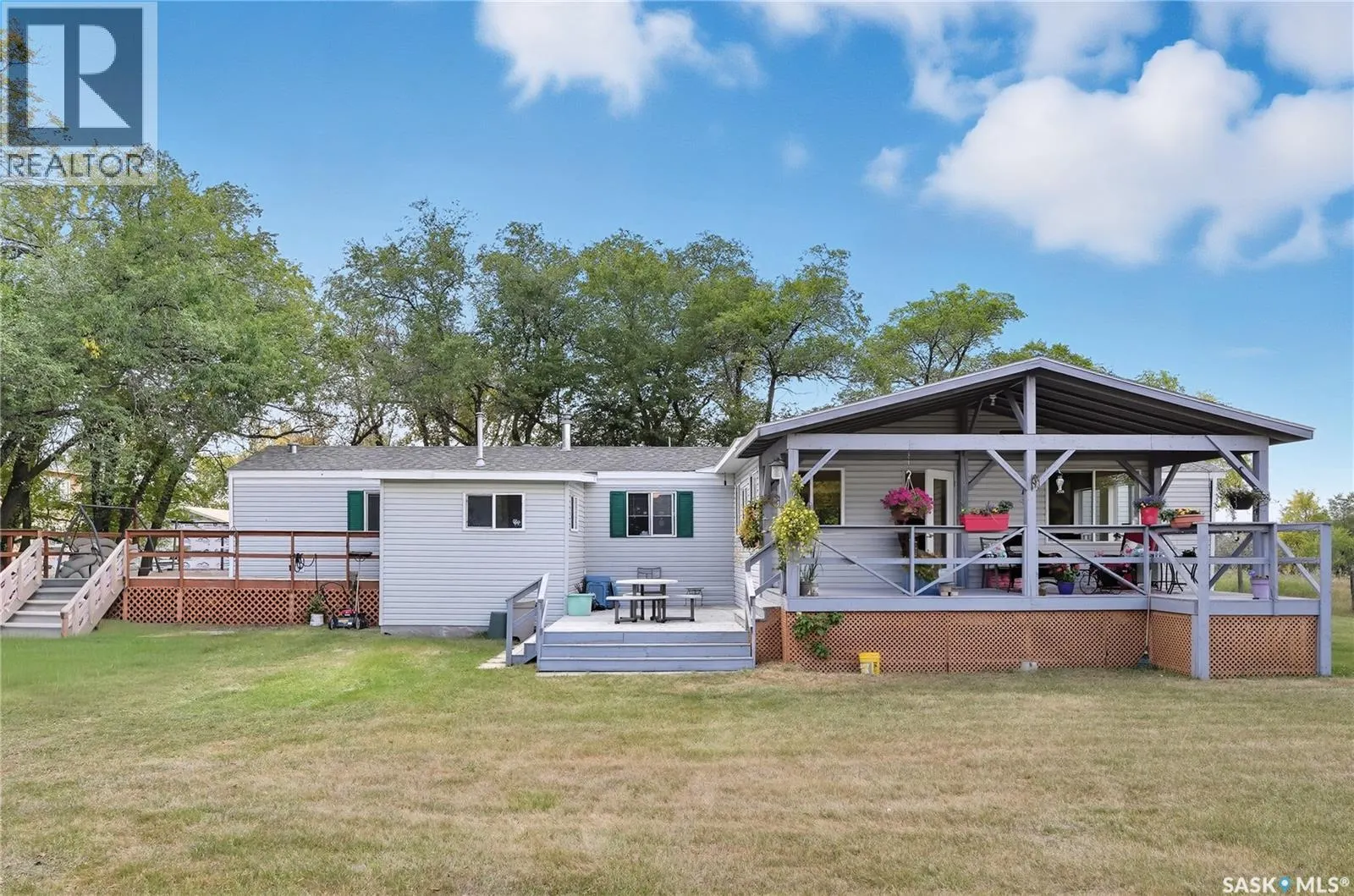 Grandora Acreage