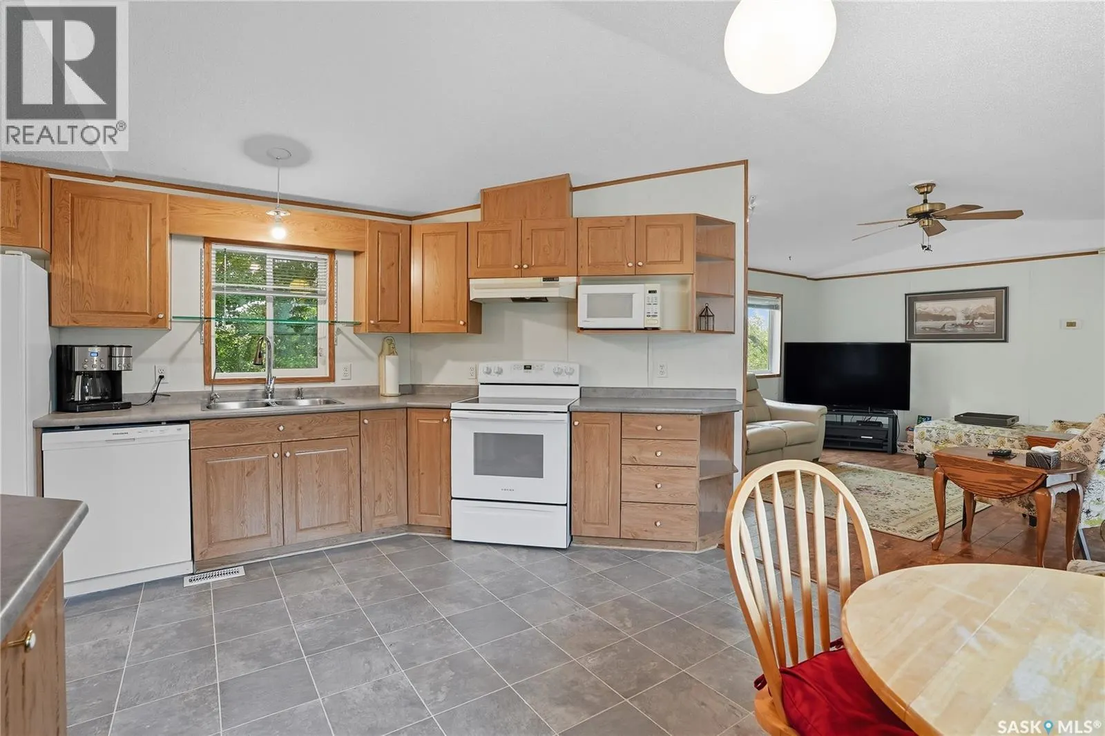 Grandora Acreage