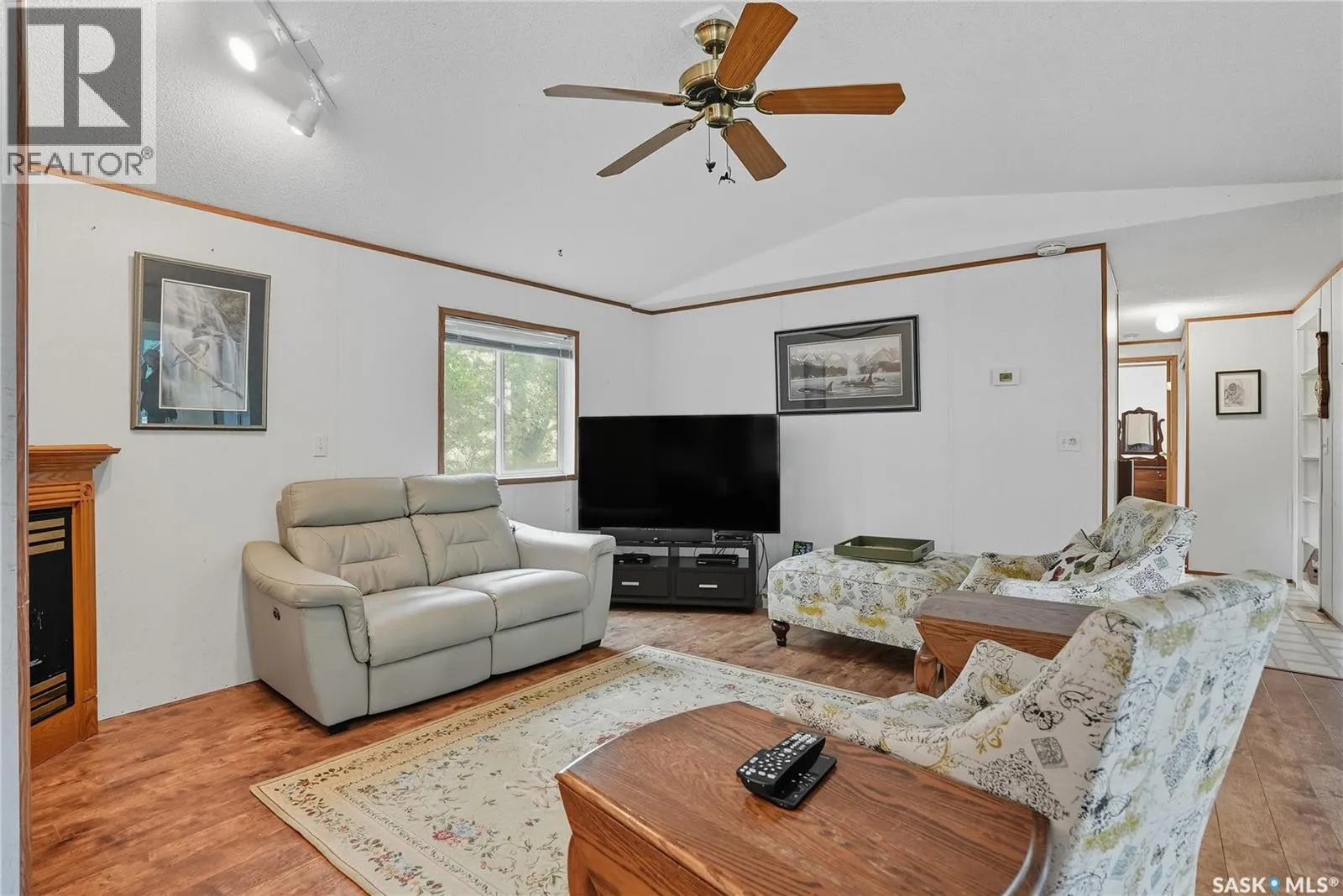 Grandora Acreage