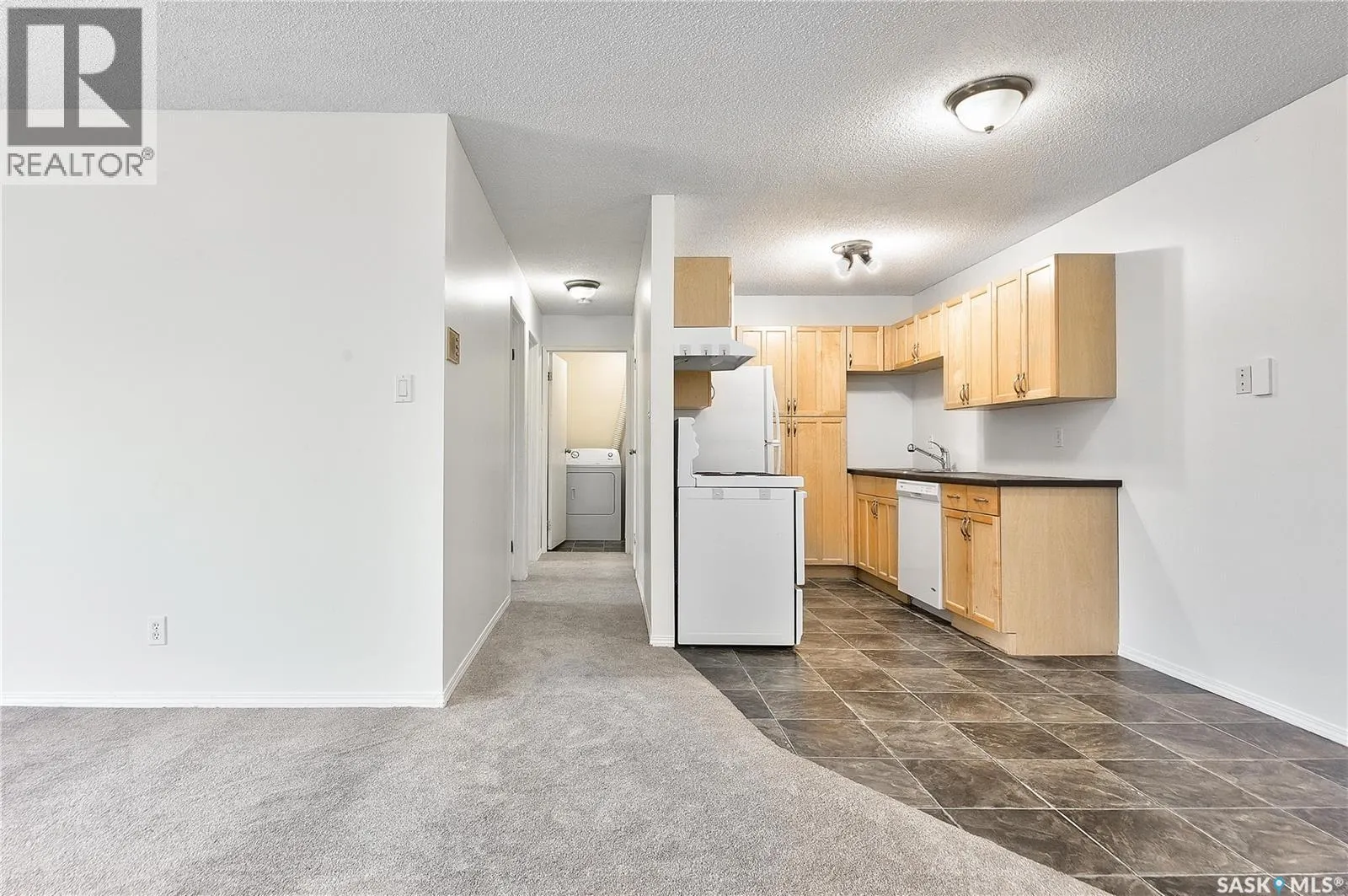 303 315 Tait CRESCENT