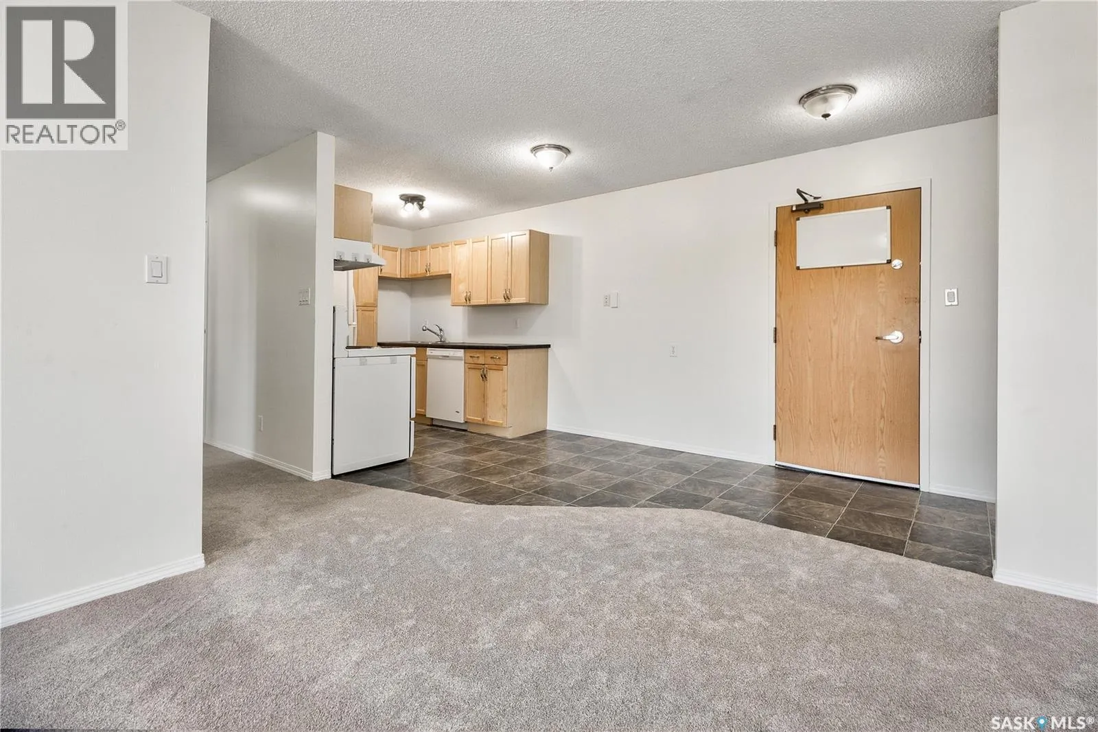 303 315 Tait CRESCENT
