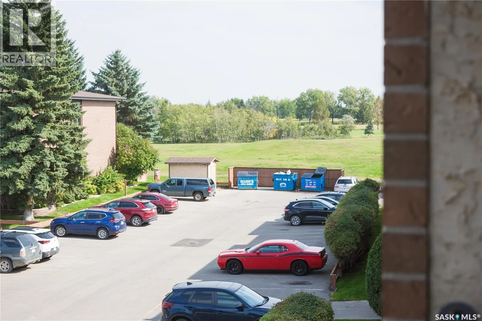 303 315 Tait CRESCENT