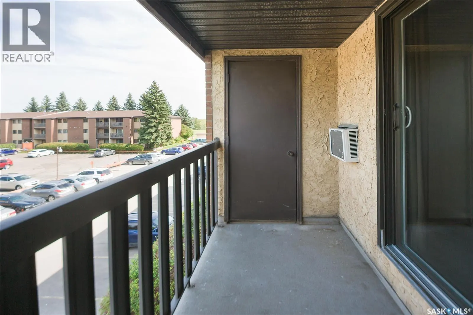 303 315 Tait CRESCENT
