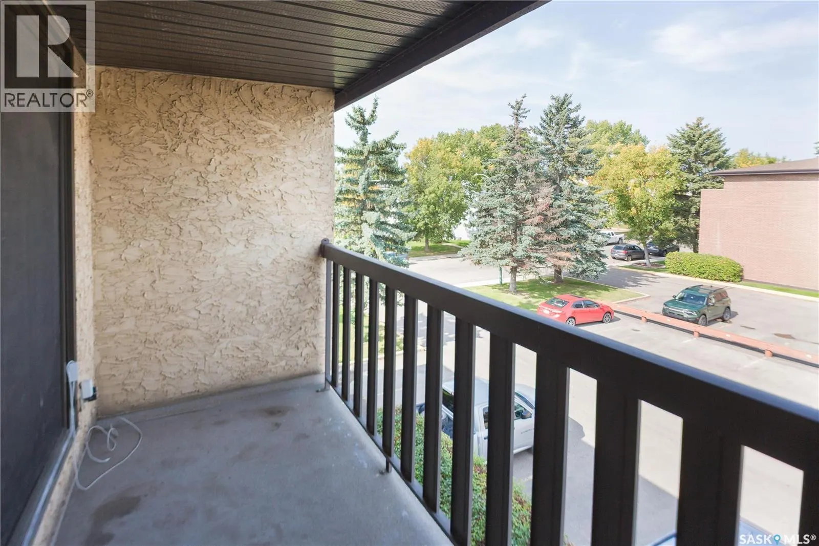 303 315 Tait CRESCENT