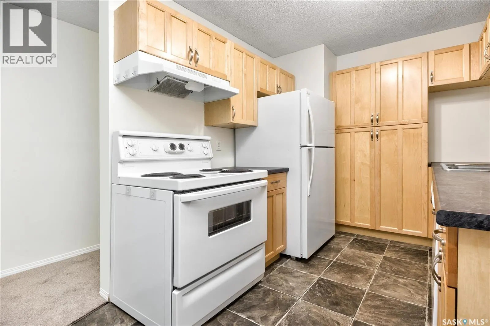 303 315 Tait CRESCENT