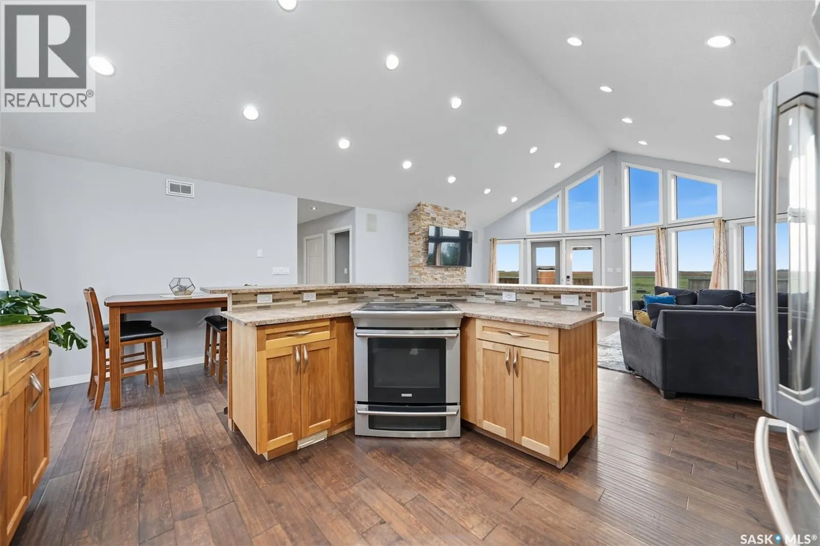 Chenier Acreage