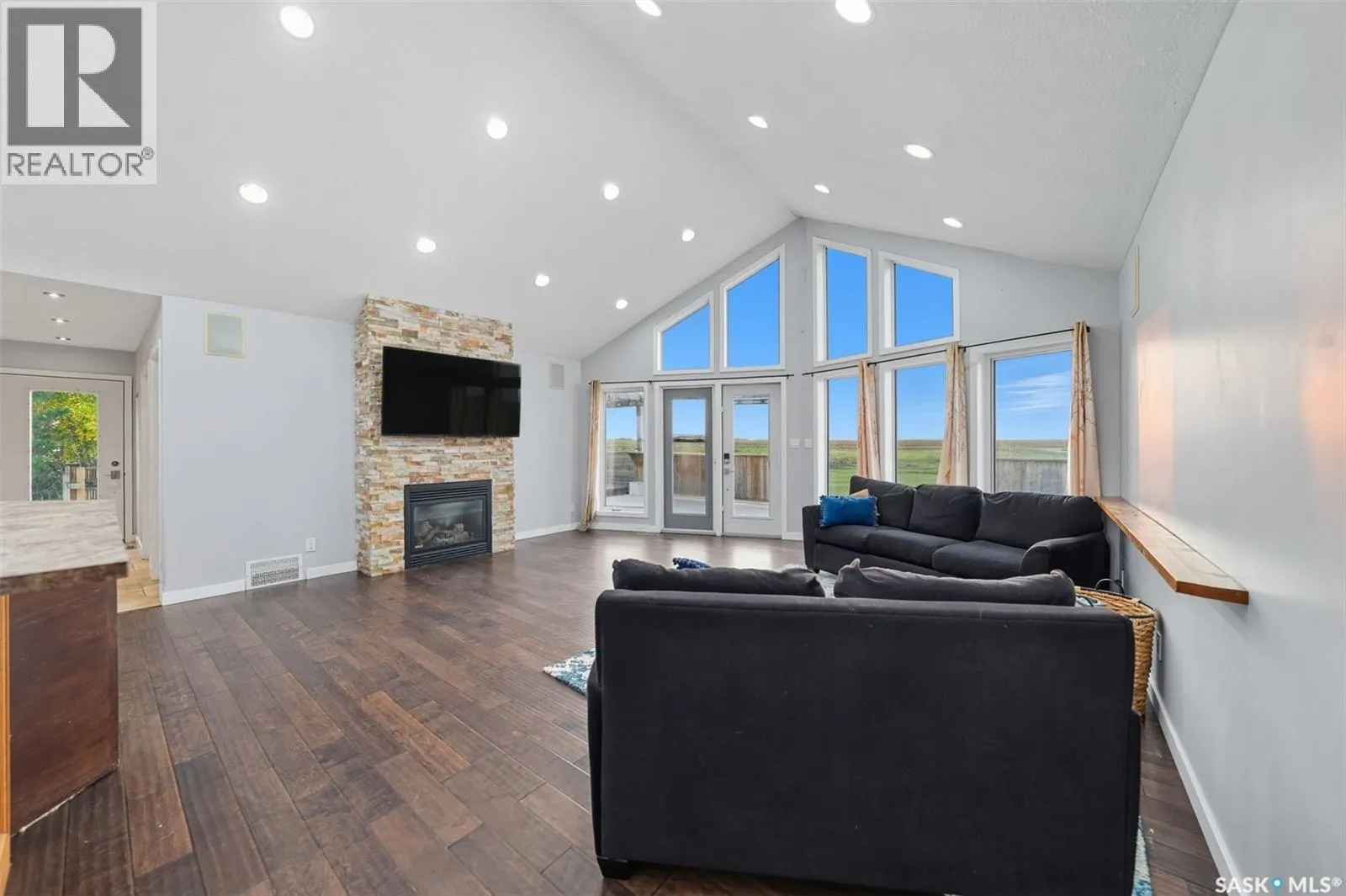 Chenier Acreage