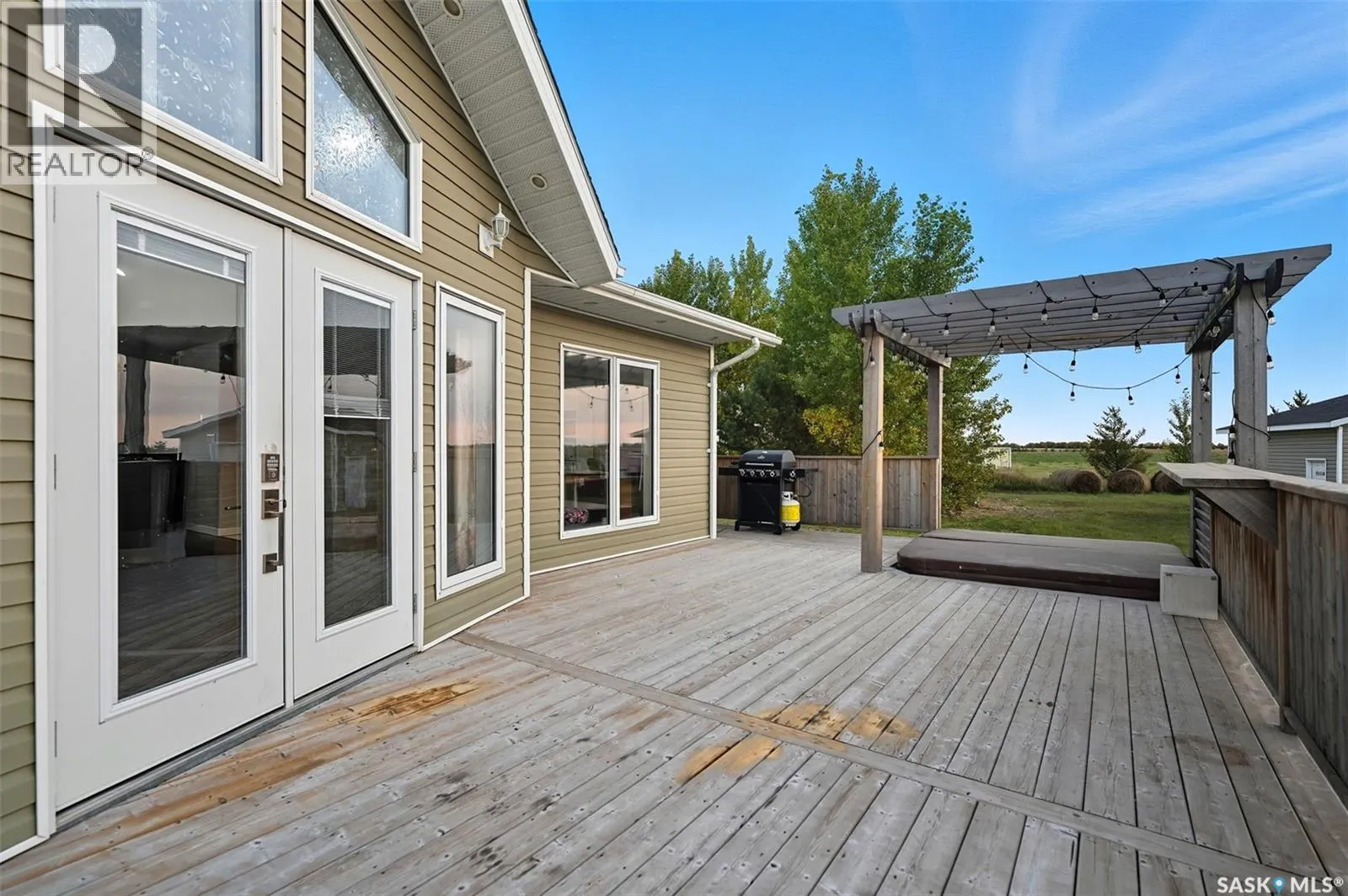 Chenier Acreage