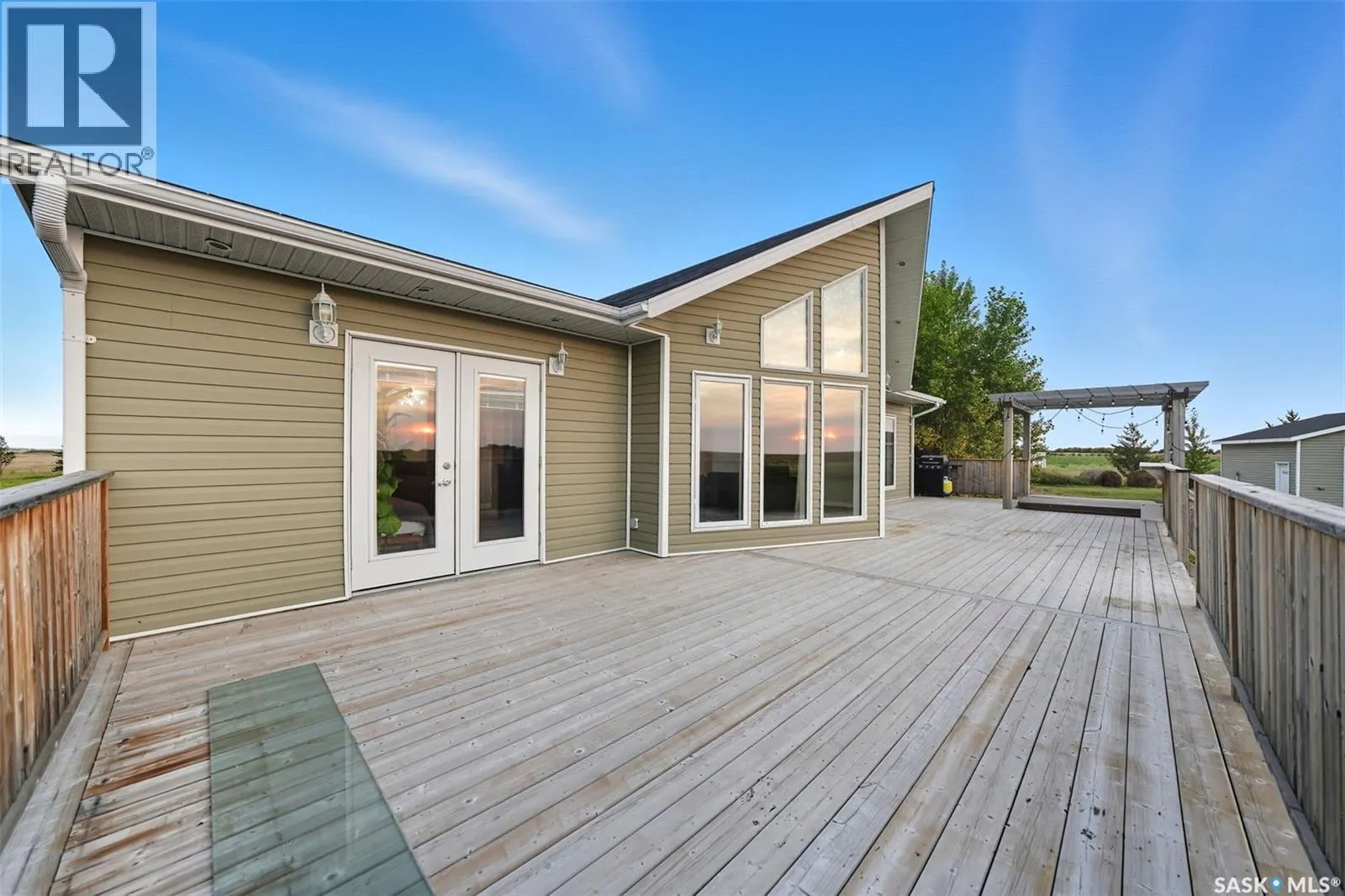 Chenier Acreage