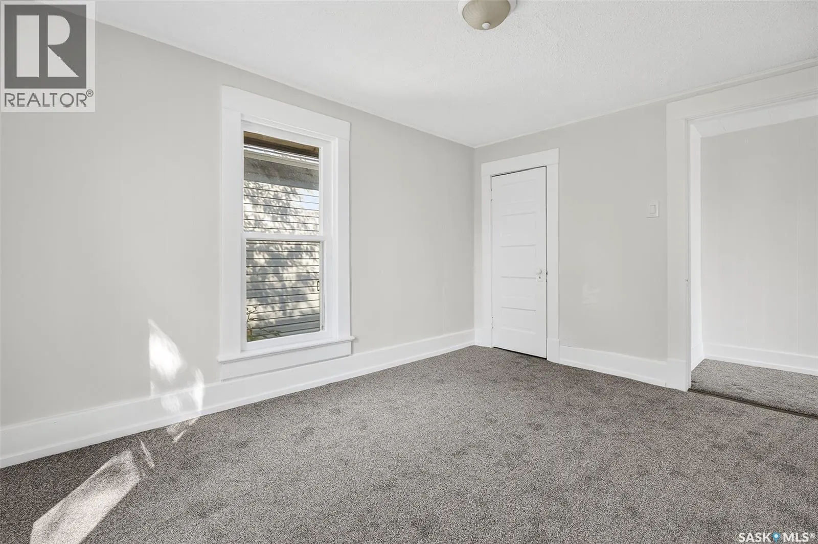 827 Elgin AVENUE