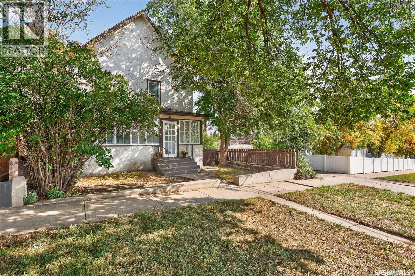 827 Elgin AVENUE