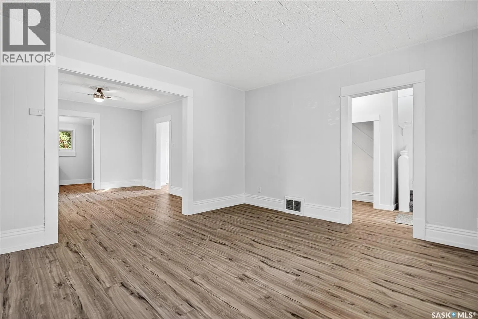 827 Elgin AVENUE