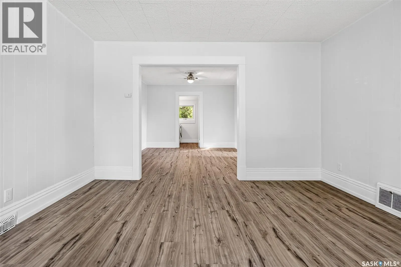 827 Elgin AVENUE