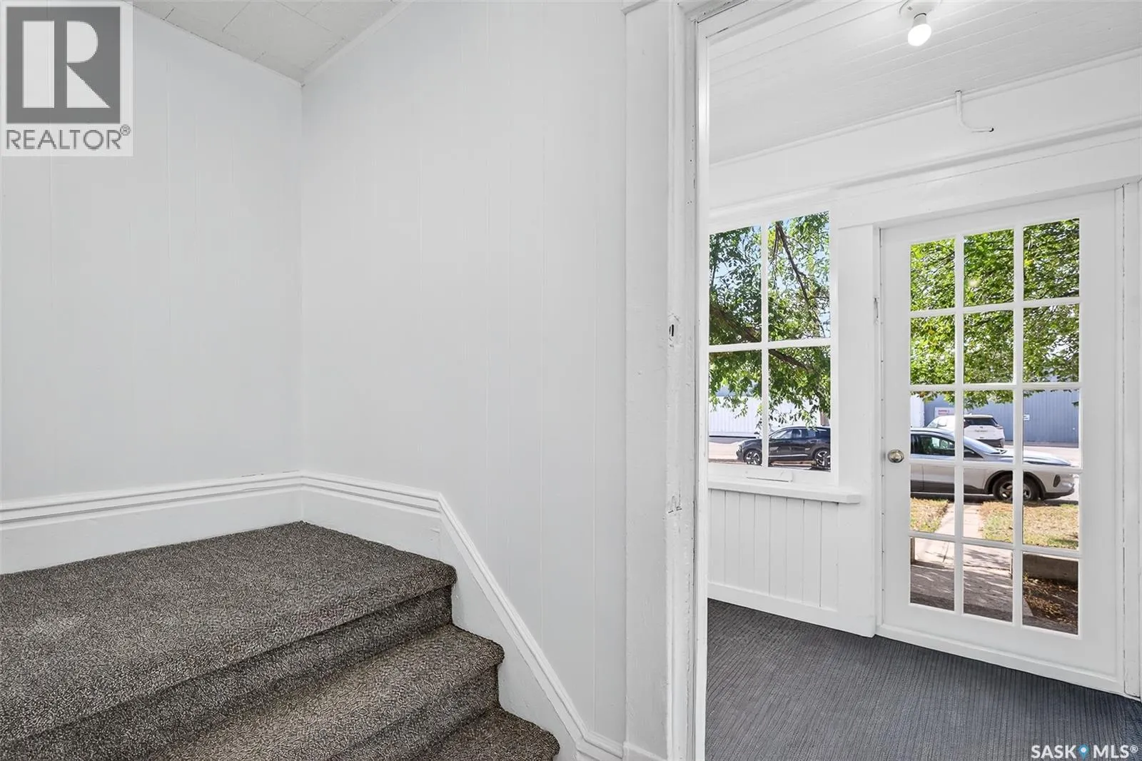 827 Elgin AVENUE