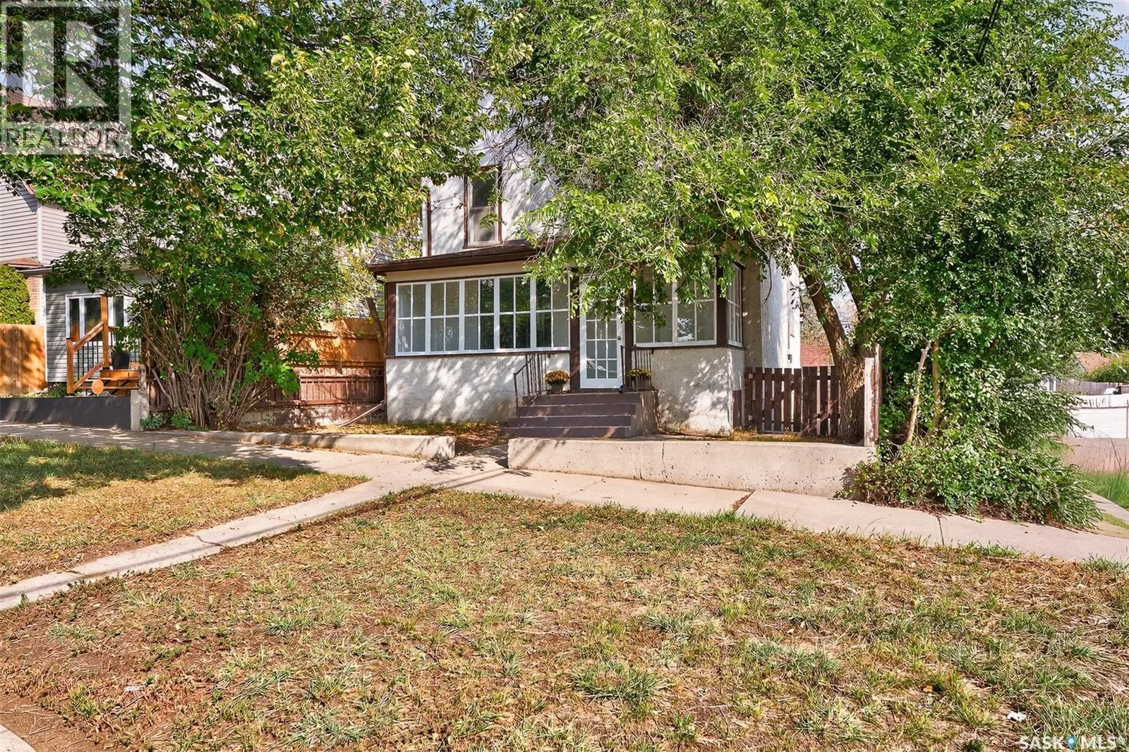 827 Elgin AVENUE