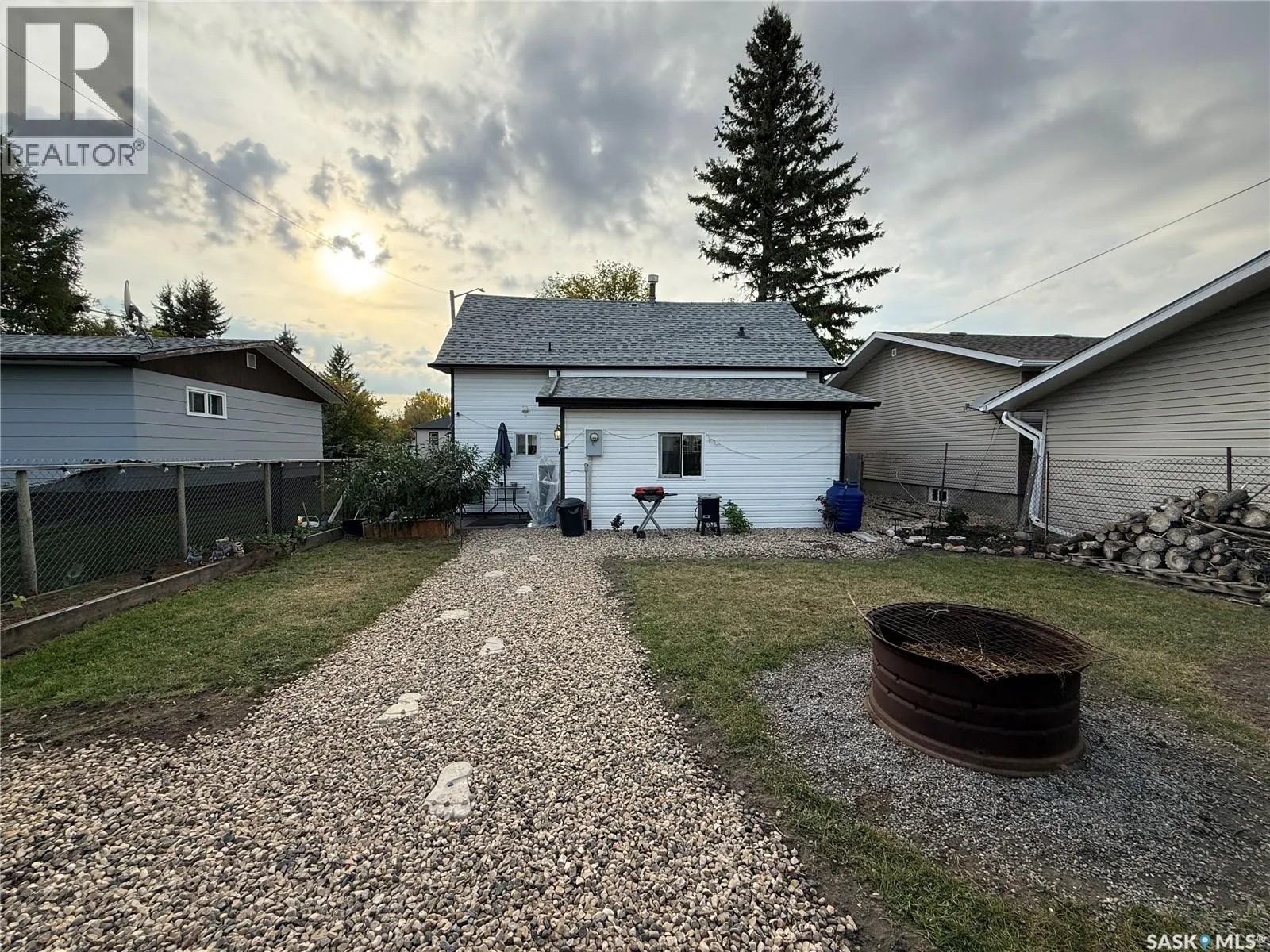 324 9th STREET
