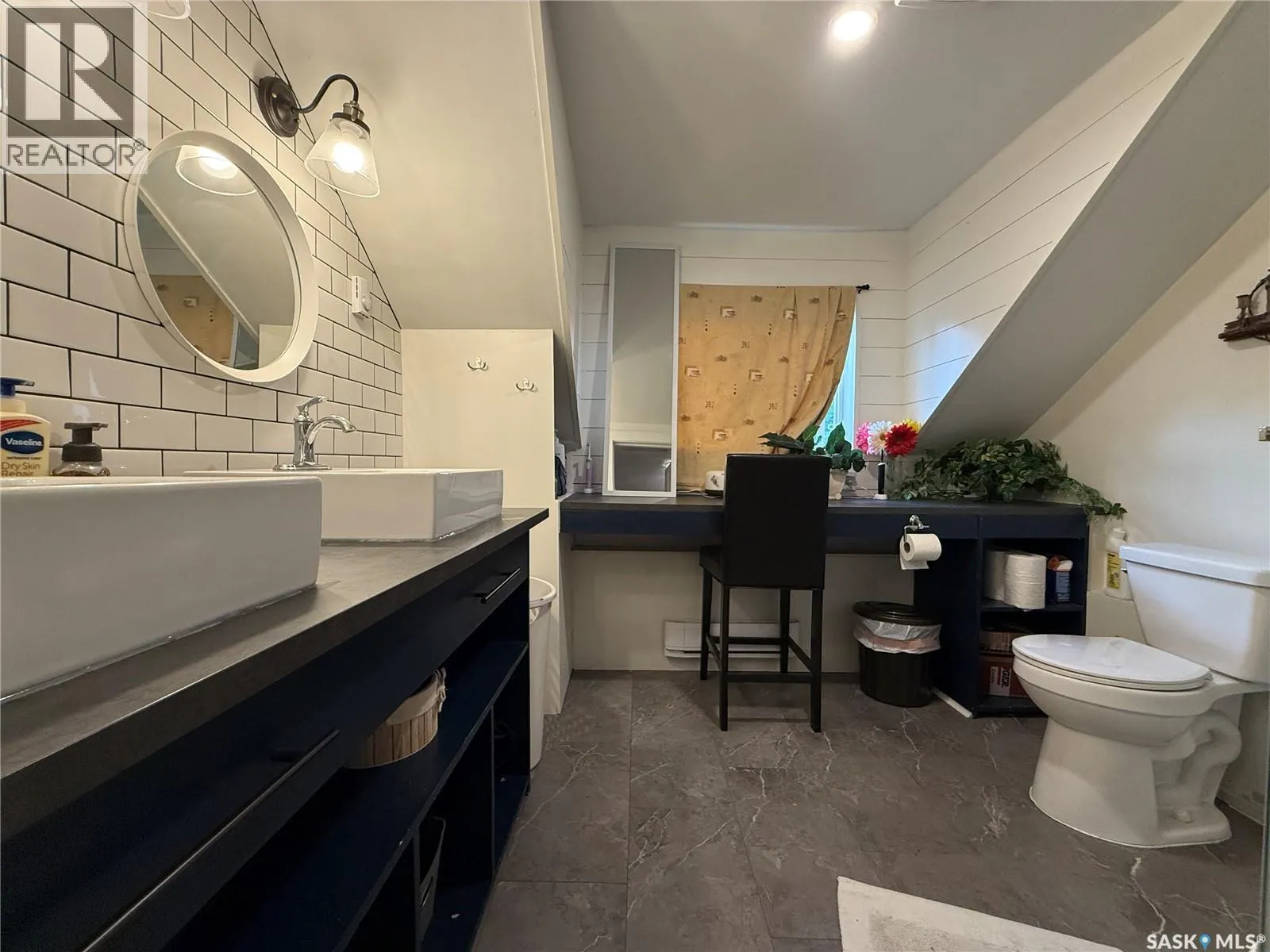 324 9th STREET