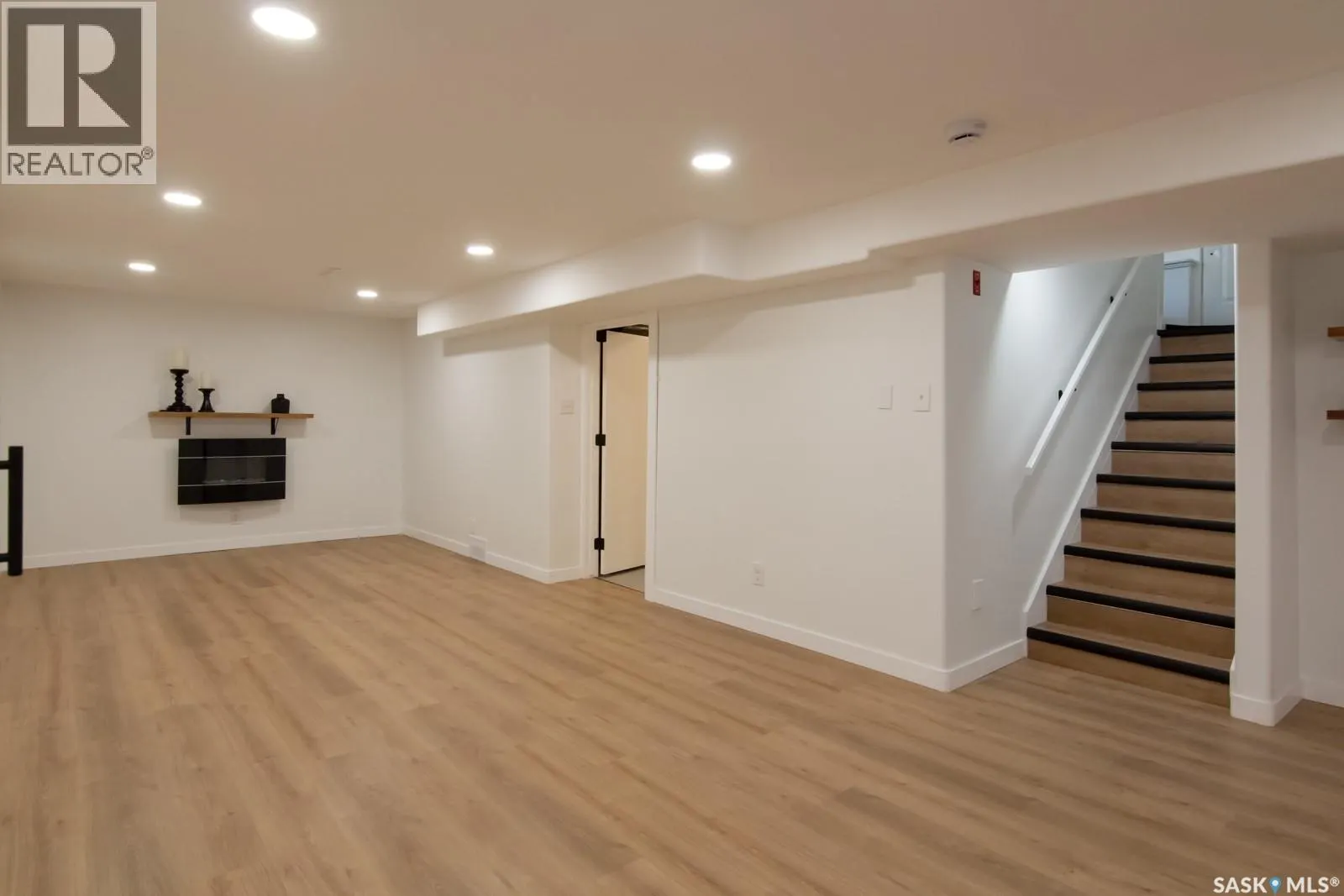 2526 Broadway AVENUE