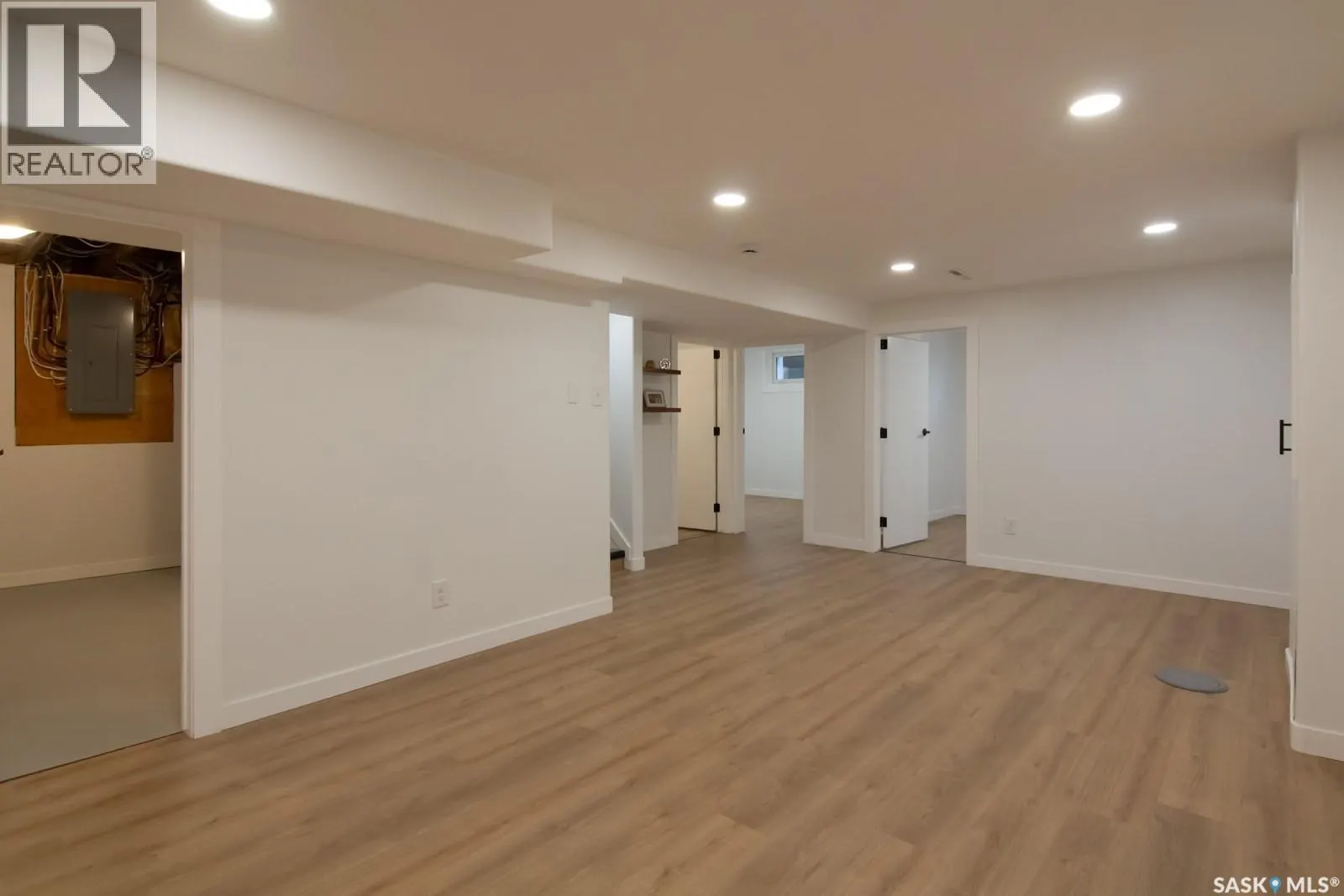 2526 Broadway AVENUE