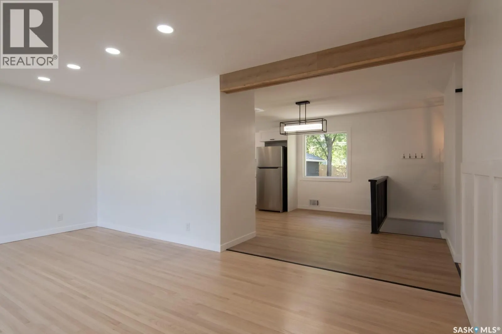 2526 Broadway AVENUE