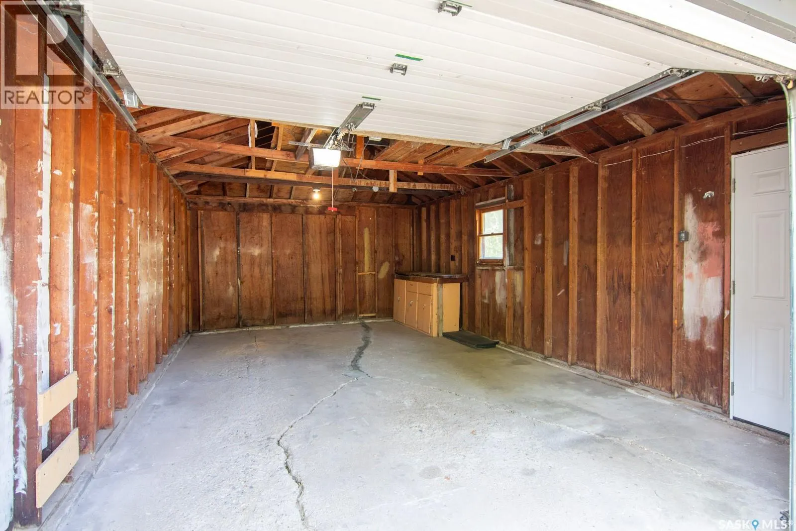 2526 Broadway AVENUE