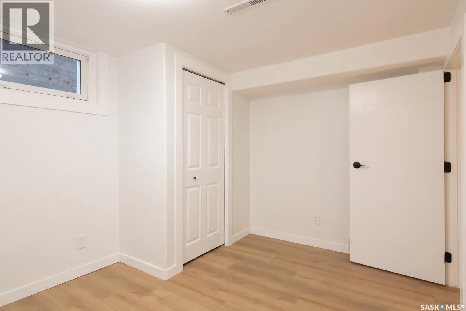 2526 Broadway AVENUE