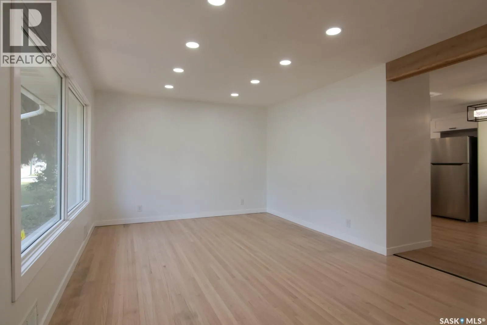 2526 Broadway AVENUE