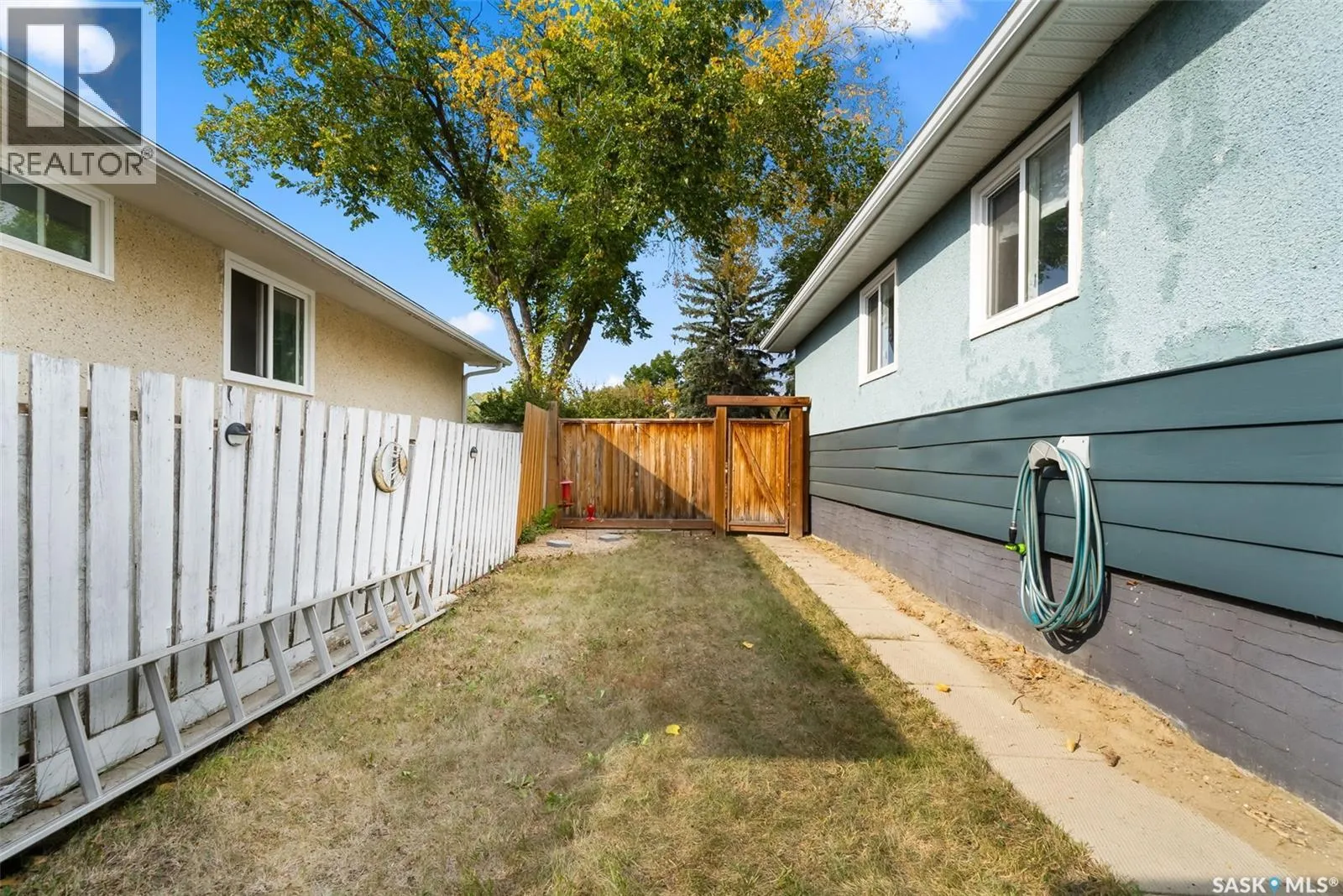 83 Cooper CRESCENT