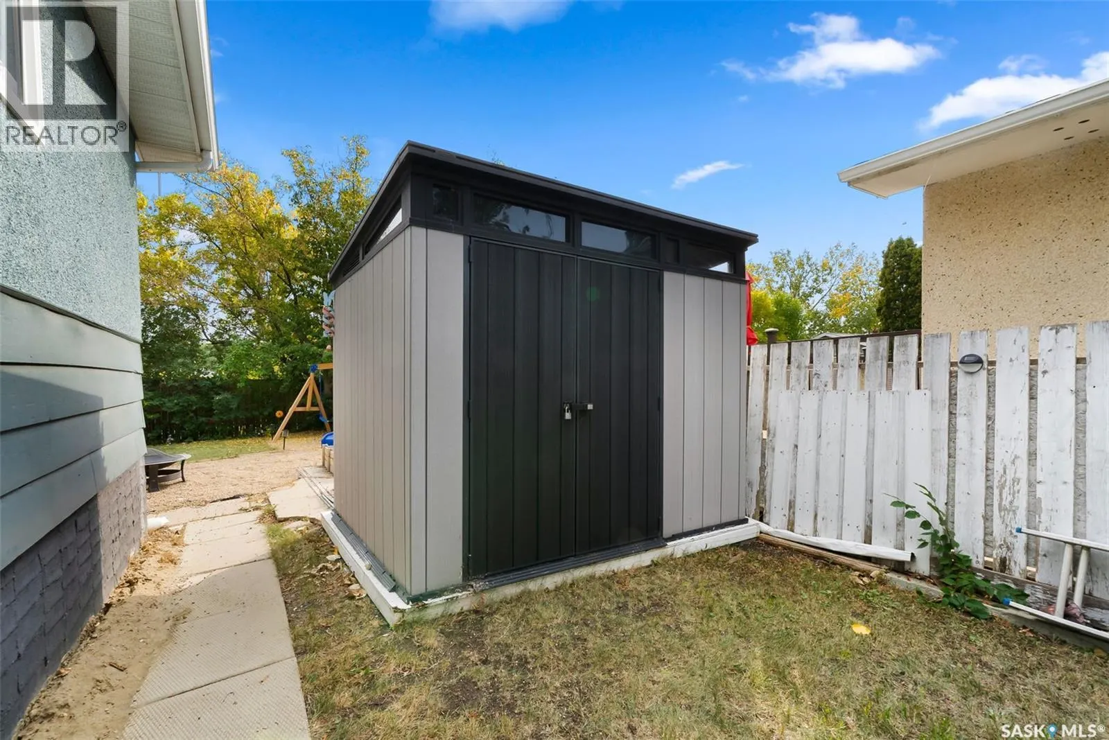 83 Cooper CRESCENT